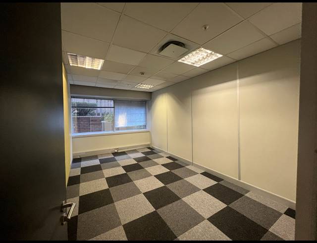 1,184M² OFFICE TO LET IN ROSEBANK